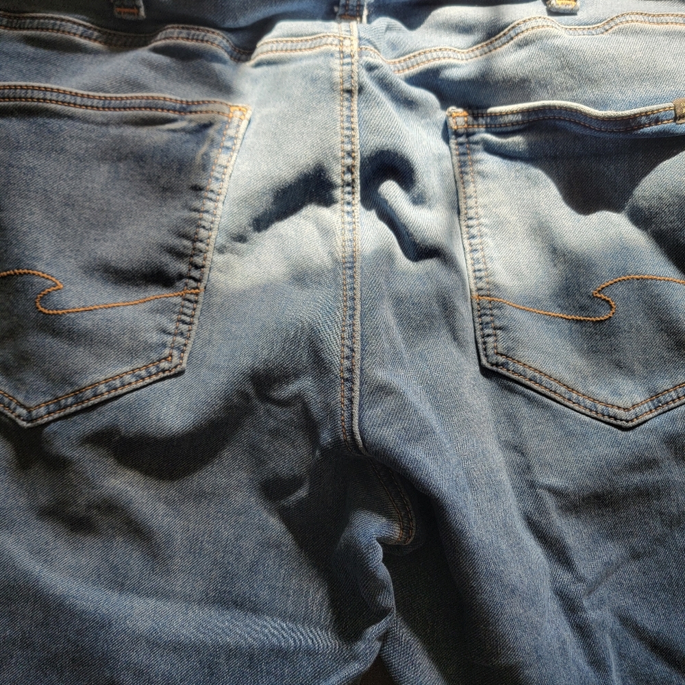 Silver Jeans - Picture 3 of 5